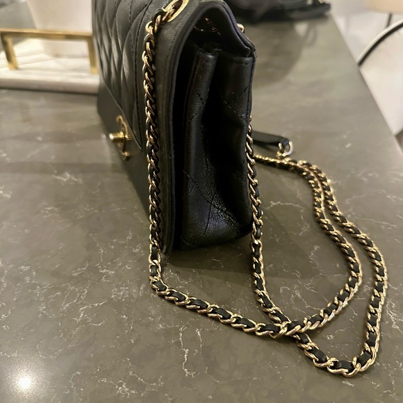 Chanel Black Quilted Leather Shoulder Bag - Picture 6 of 6